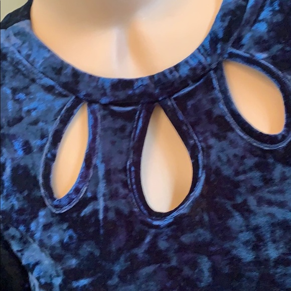 Crushed velvet cold shoulder cut out long sleeve shirt - Picture 4 of 7